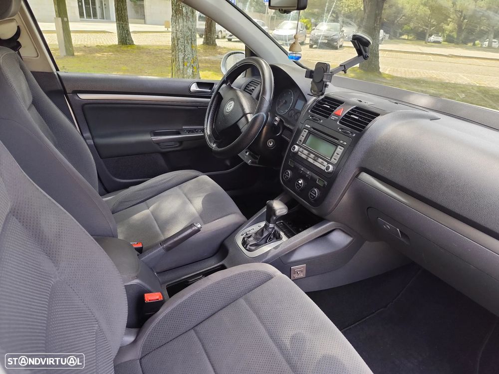 VW Golf 1.9 TDi Confortline DSG - 27