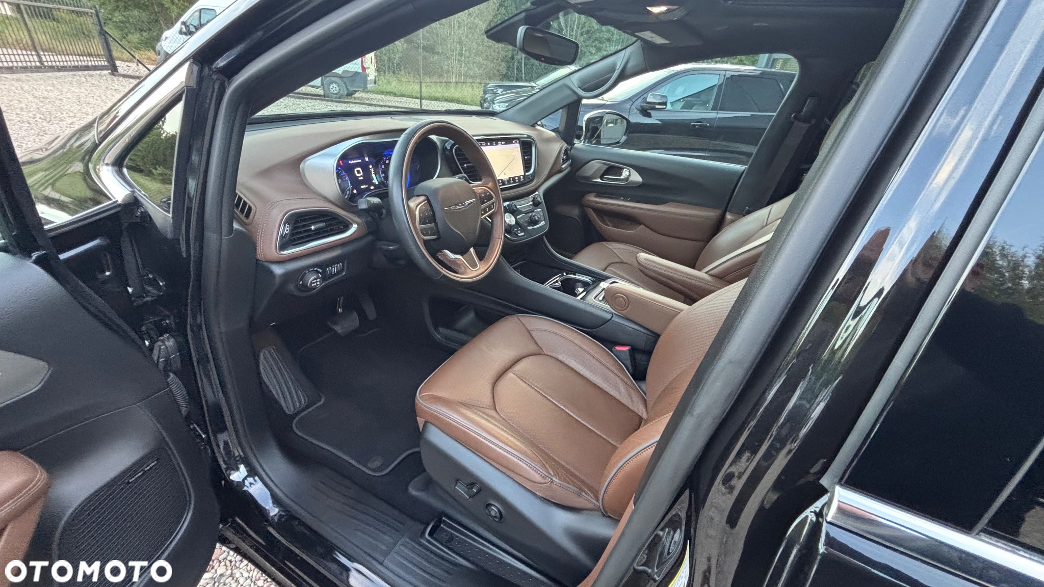 Chrysler Pacifica - 14