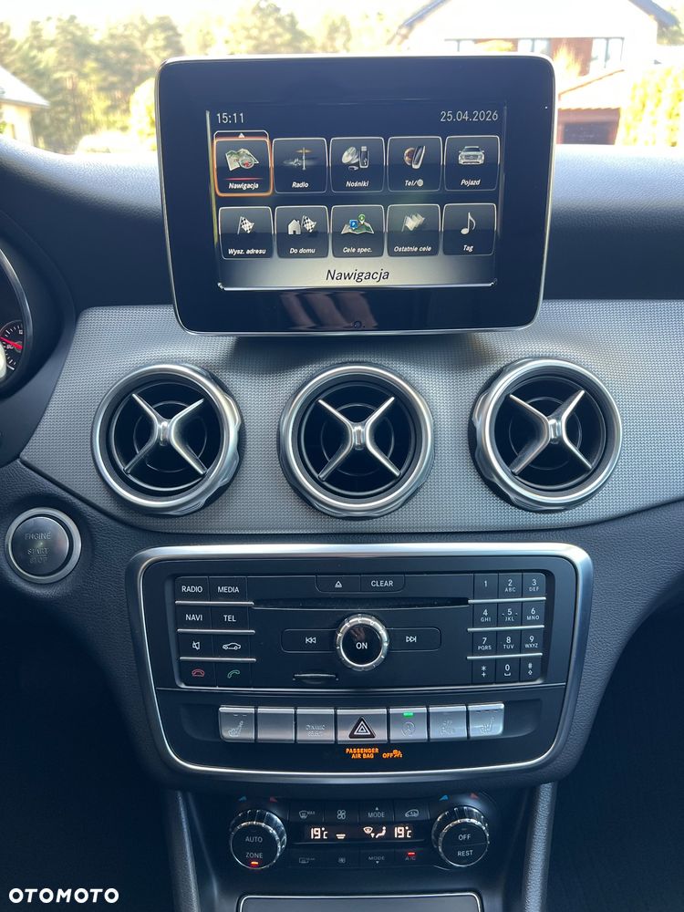 Mercedes-Benz GLA 200 7G-DCT AMG Line - 32