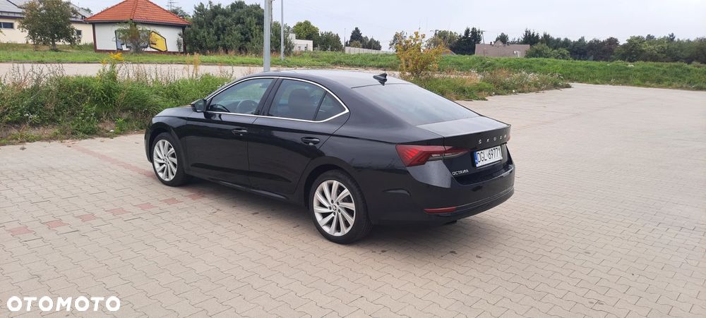 Skoda Octavia 2.0 TDI Style DSG - 2