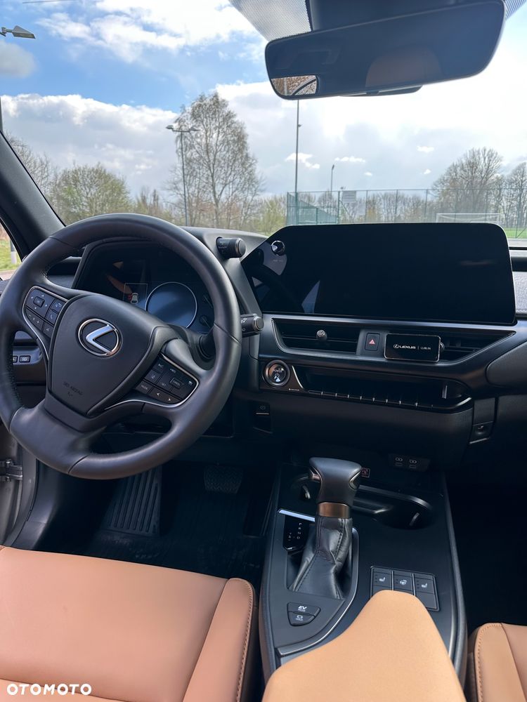 Lexus UX - 21