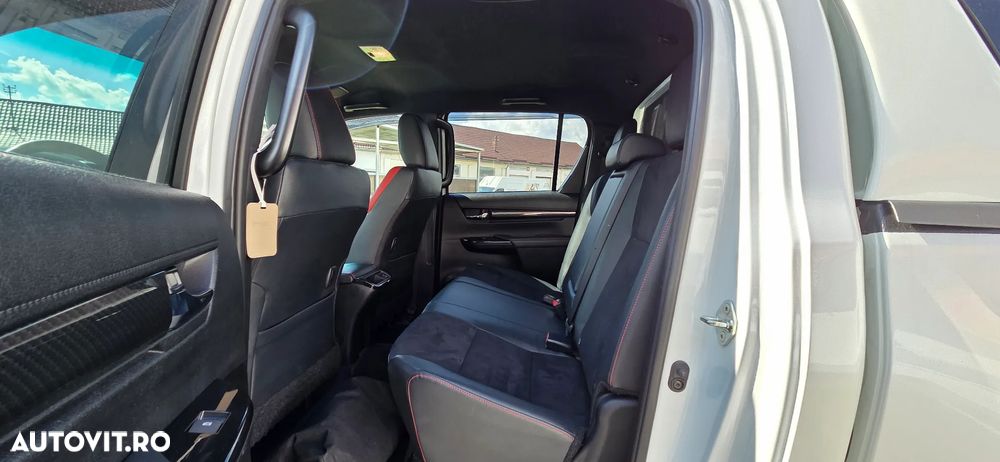 Toyota Hilux 2.8D 204CP 4x4 Double Cab AT GR Sport - 19