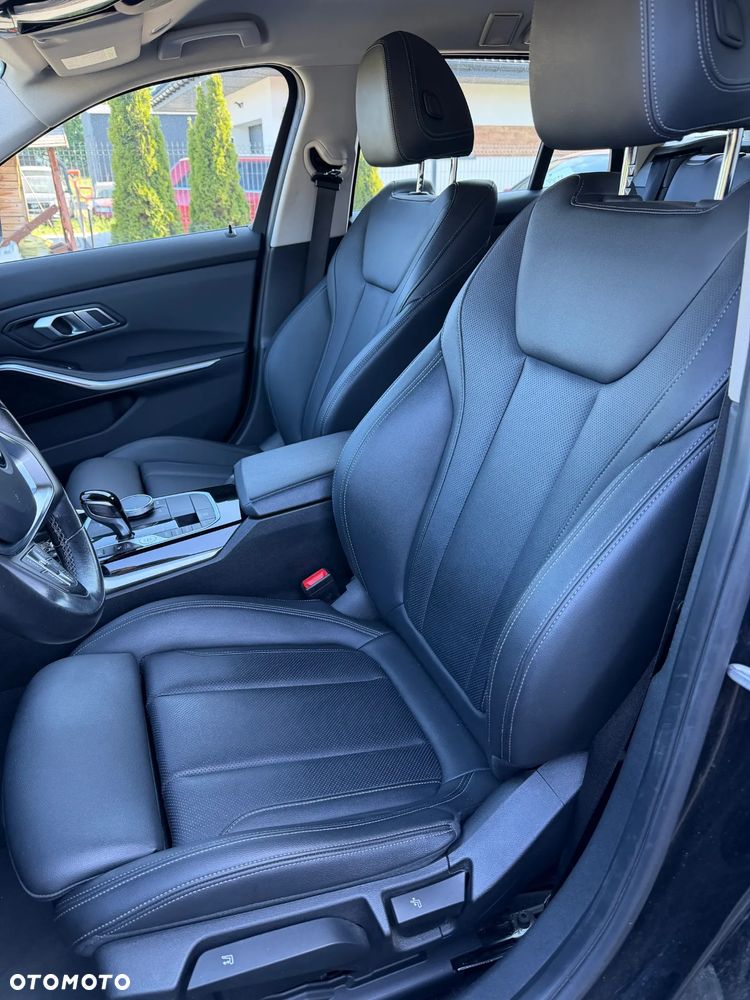 BMW Seria 3 318i Sport Line - 10