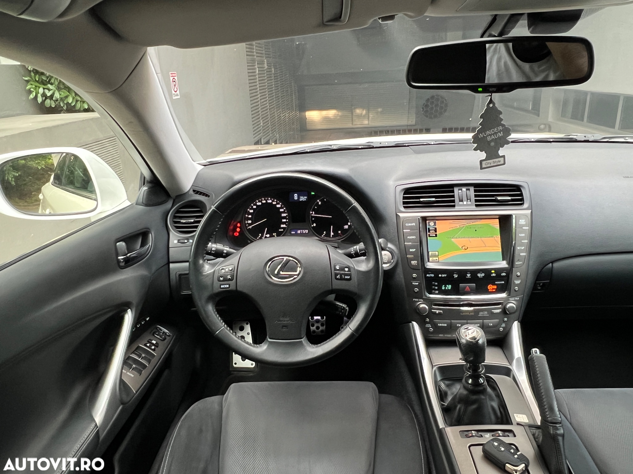 Lexus Seria IS 220d Sport F - 12