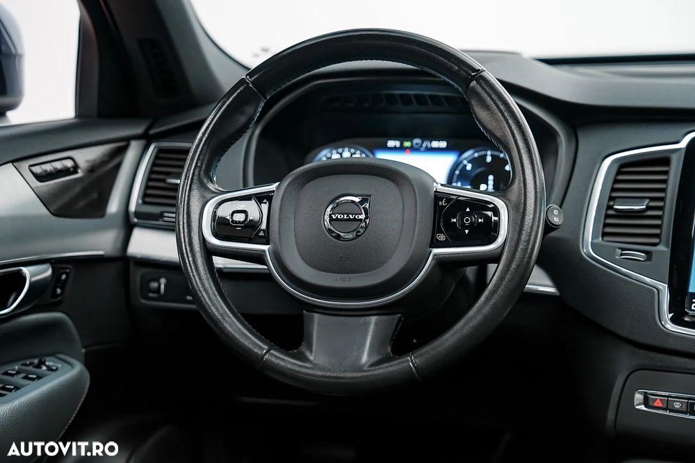 Volvo XC 90 B5 D AWD Geartronic Momentum Pro - 38