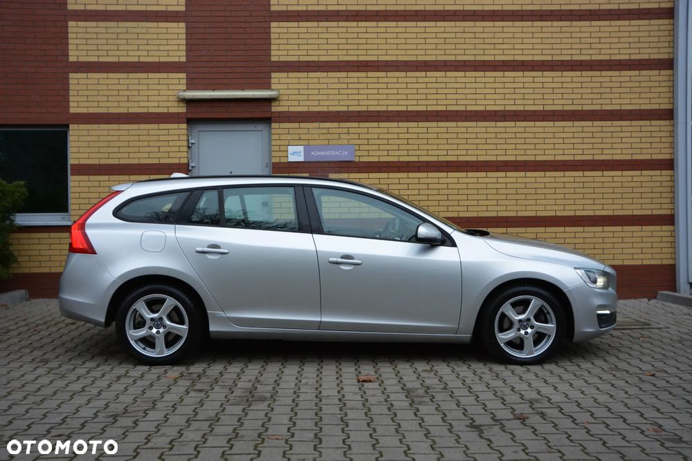 Volvo V60 D4 Geartronic Summum - 26