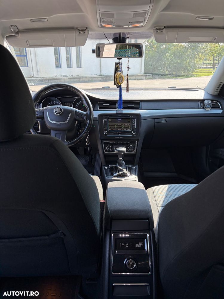 Skoda Superb 2.0 TDI Elegance DSG - 6