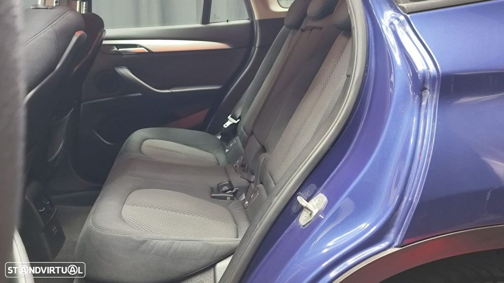 BMW X1 25 e xDrive Corporate Edition - 14