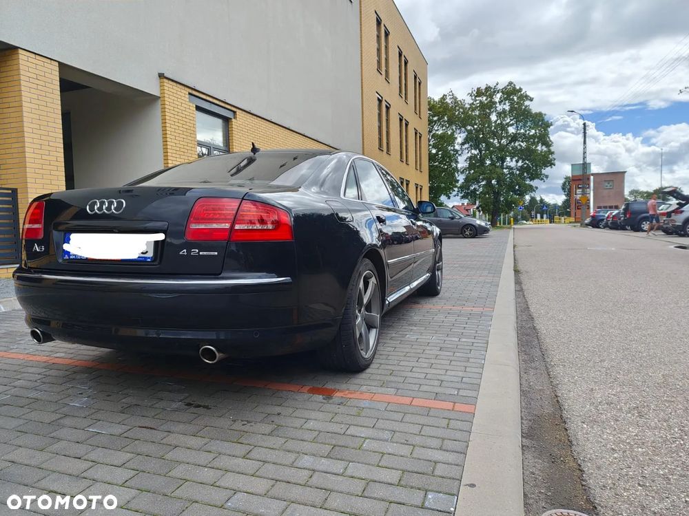 Audi A8 4.2 Quattro - 5