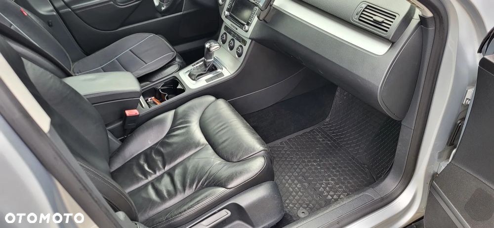 Volkswagen Passat 2.0 TDI DPF DSG Highline - 16