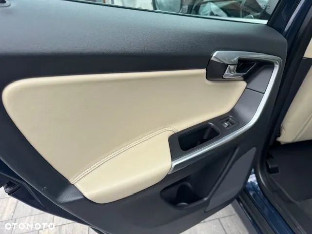 Volvo XC 60 - 22