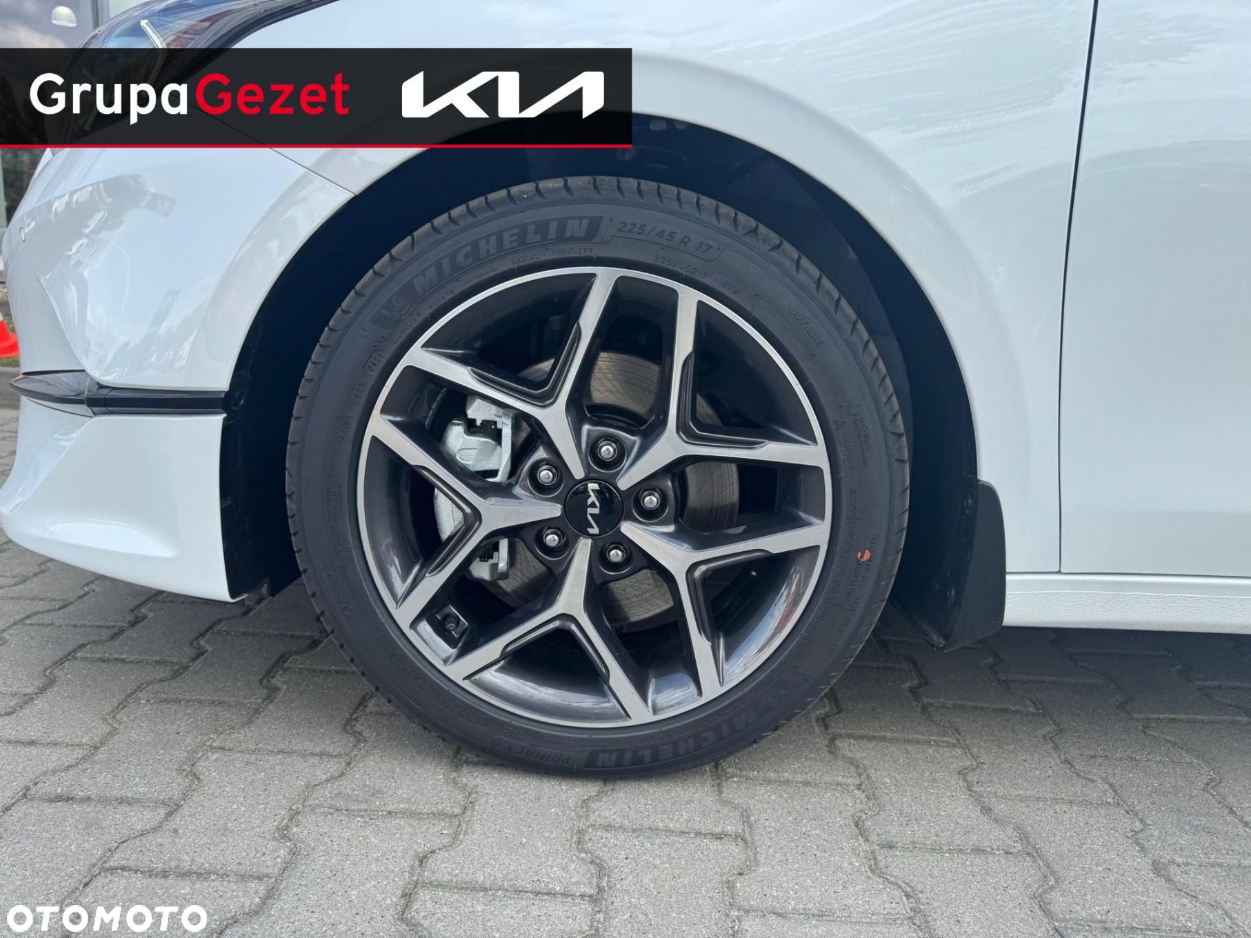 Kia Ceed - 11