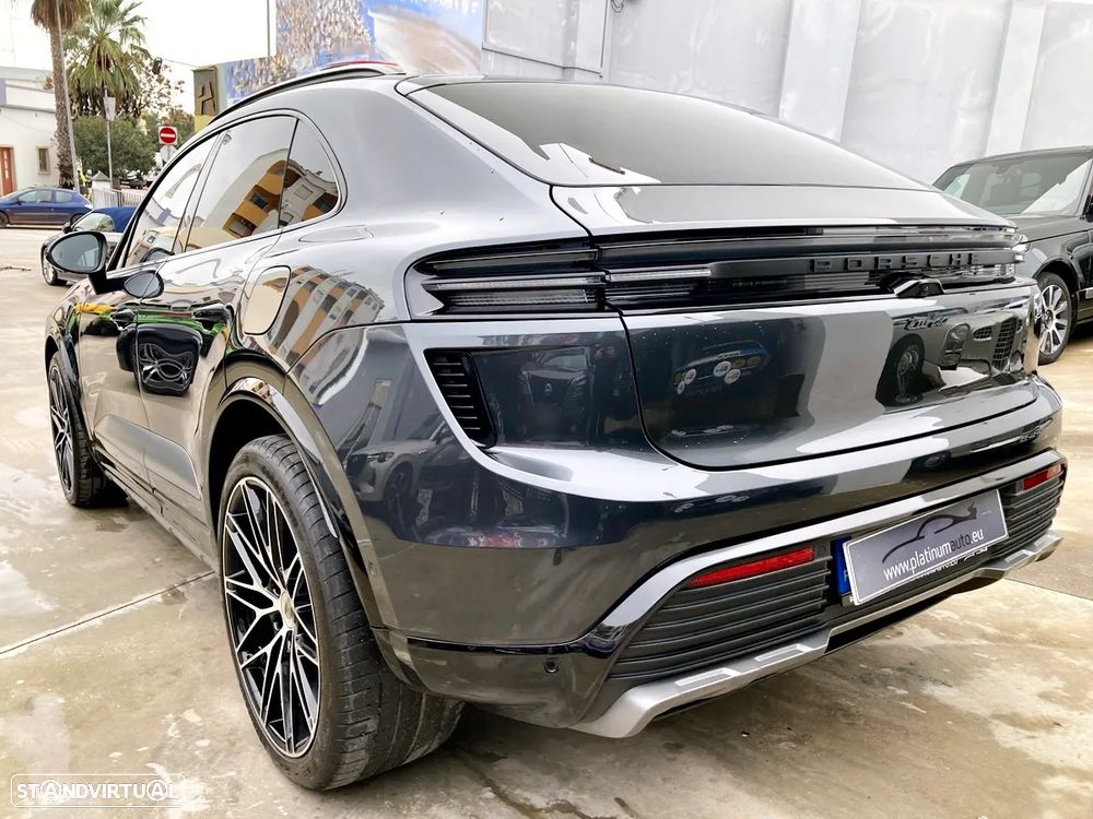 Porsche Macan Electric Turbo - 50