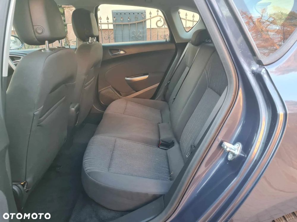 Opel Astra 1.6 Active - 11