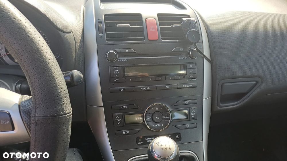 Toyota Auris 1.6 Edition - 19