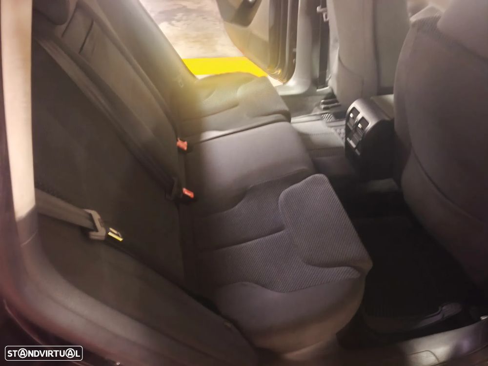 VW Passat Variant 2.0 TDI Highline - 13