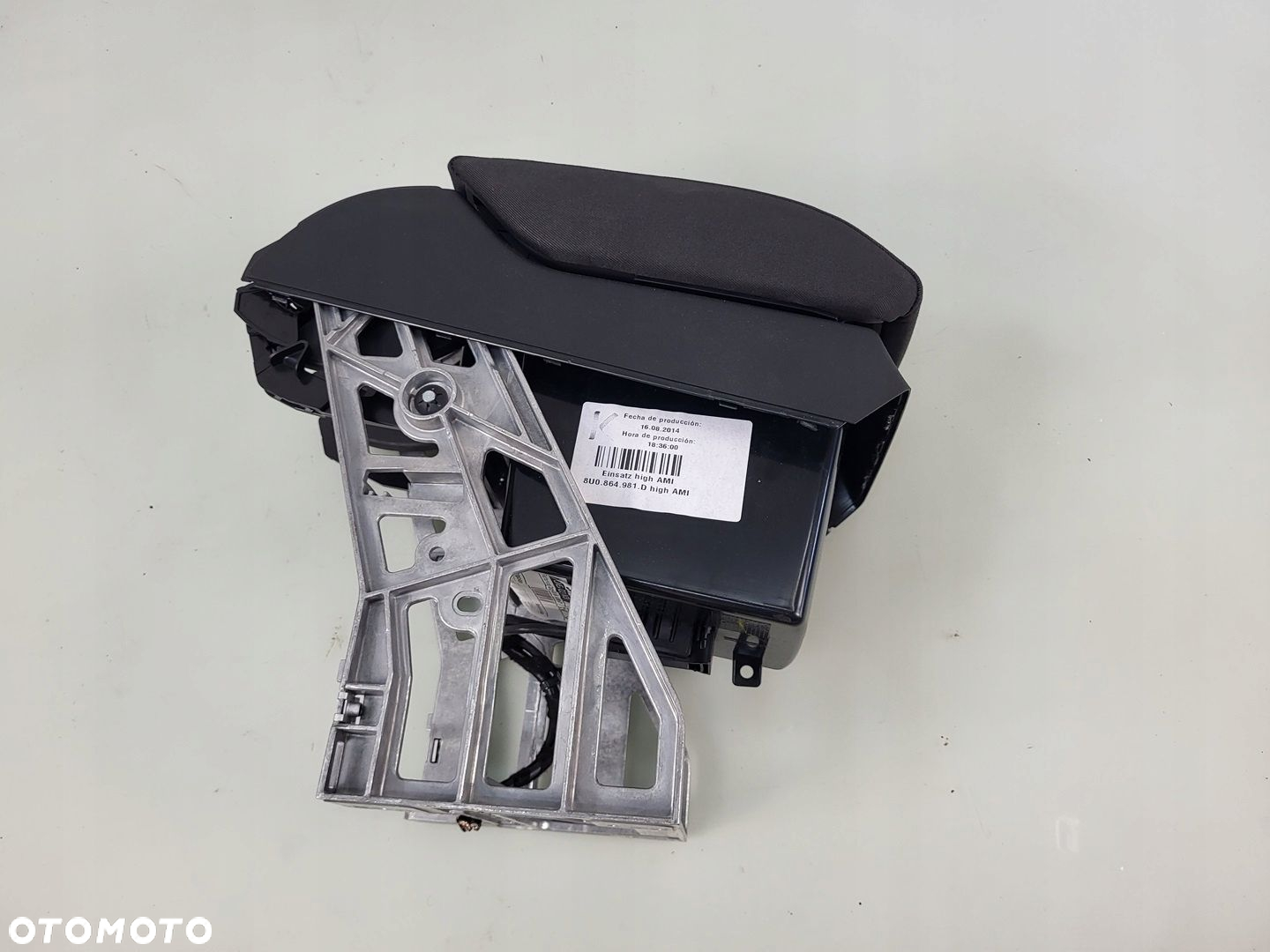 AUDI Q3 8U LIFT PODŁOKIETNIK SCHOWEK - 8