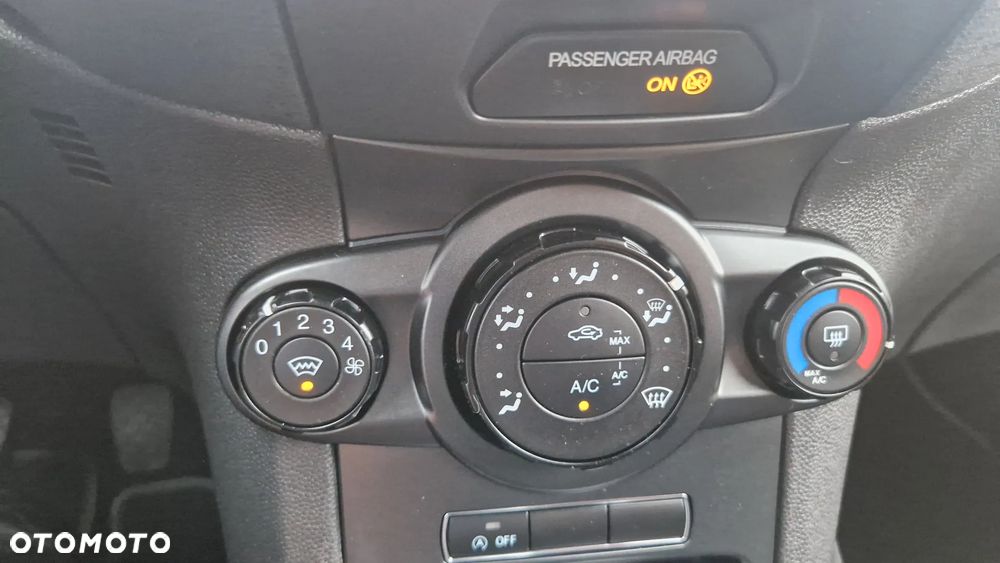 Ford Fiesta ver-1-0-ecoboost-s-s-titanium - 24