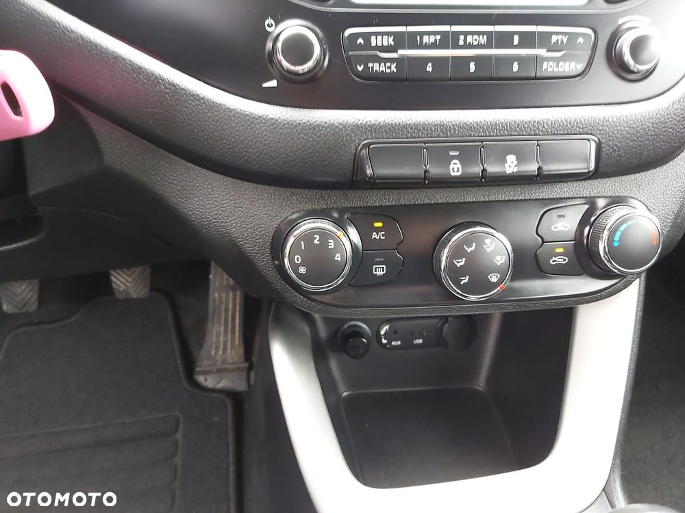 Kia Ceed 1.4 CRDi 90 SW Vision - 31