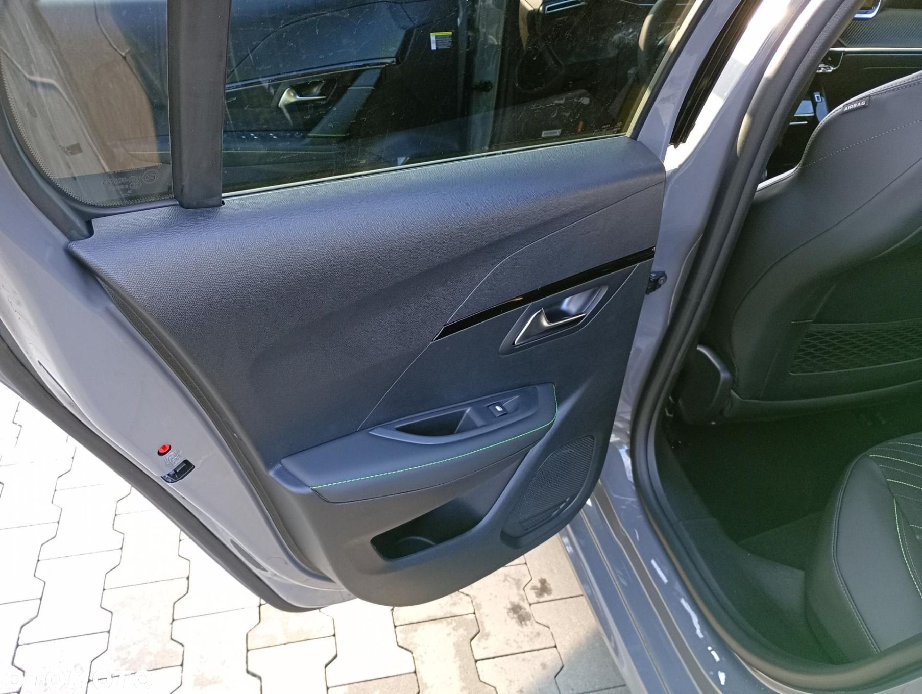 Peugeot 208 - 21