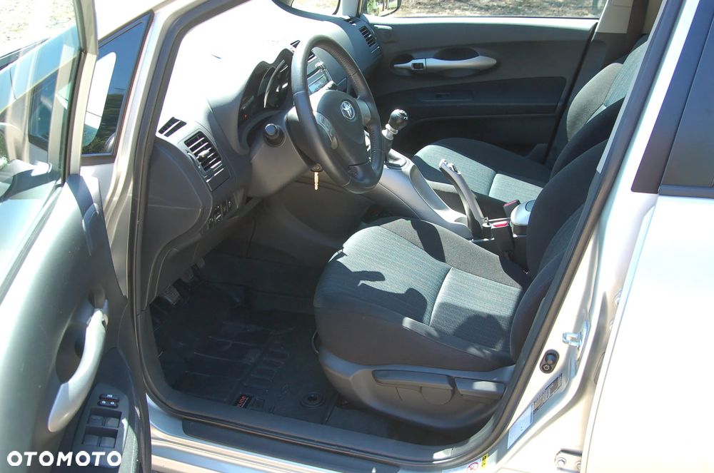 Toyota Auris 1.33 VVT-i Premium - 29
