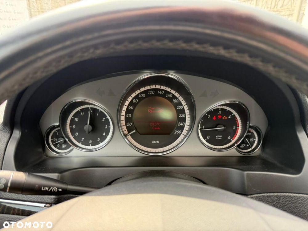 Mercedes-Benz Klasa E 220 CDI DPF BlueEFFICIENCY Avantgarde - 8