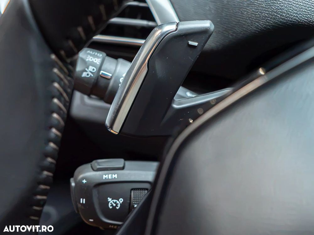 Peugeot 3008 225 e-EAT8 Allure Pack - 34
