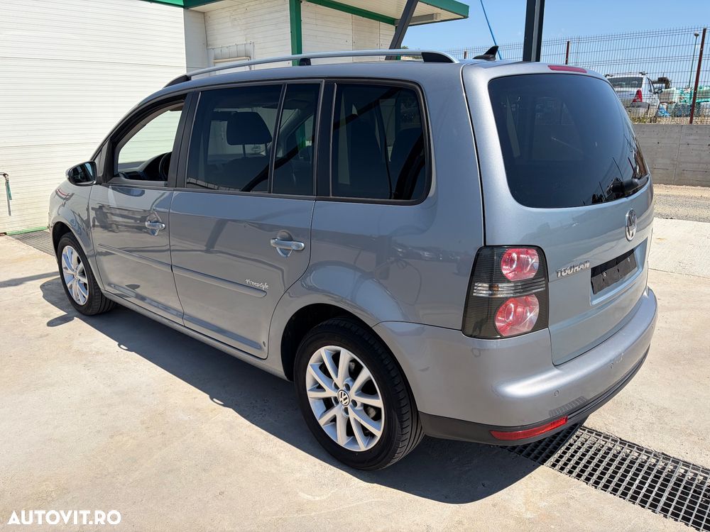 Volkswagen Touran 1.4 TSI DSG Comfortline - 5