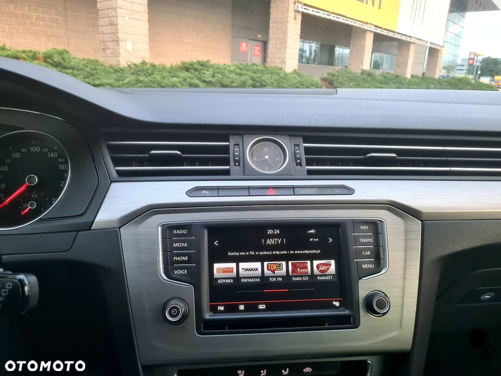 Volkswagen Passat - 21