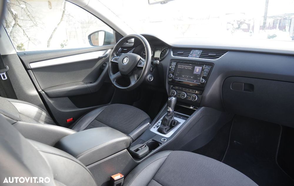 Skoda Octavia 2.0 TDI DSG Ambition - 21