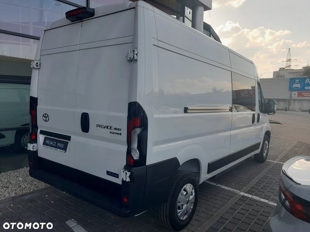Toyota PROACE MAX EV - 2