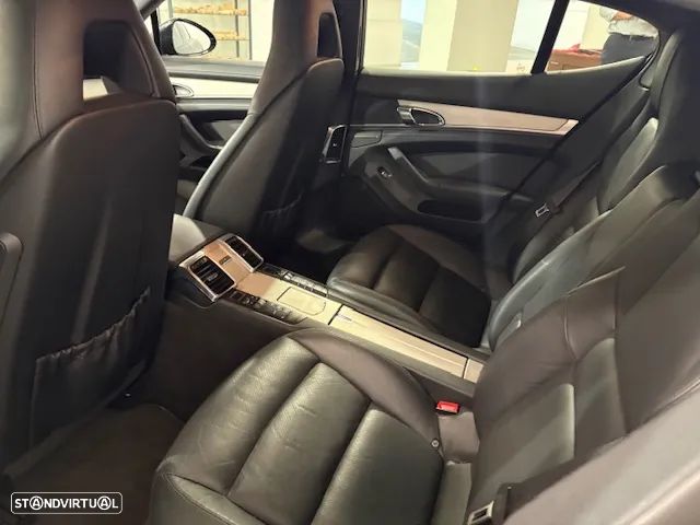 Porsche Panamera 4 Platinum Edition PDK - 8