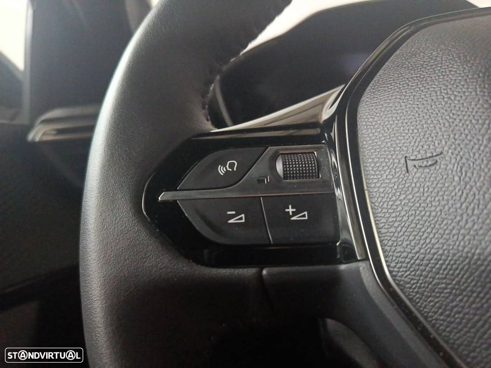 Peugeot 2008 1.2 PureTech Style - 16