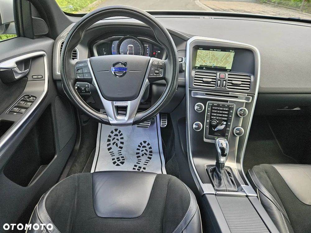 Volvo XC 60 D3 Drive-E R-Design Momentum - 8