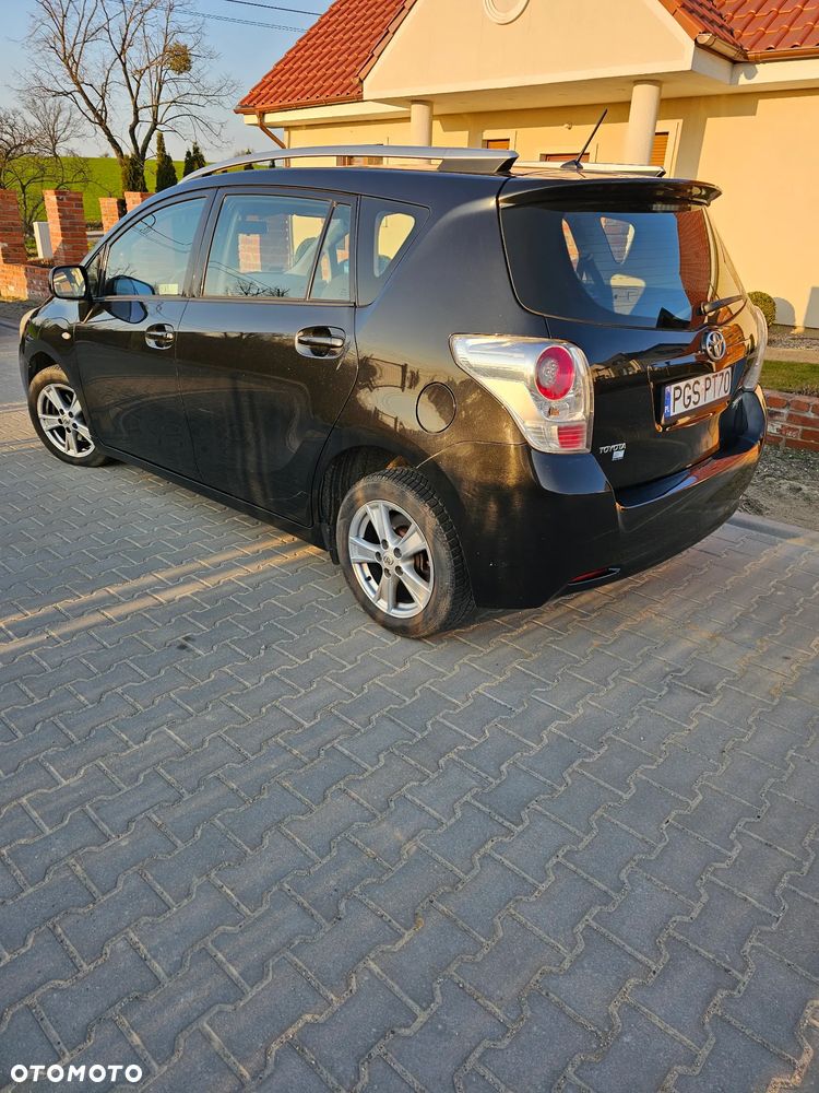 Toyota Verso 2.0 D-4D 2010 7os - 15