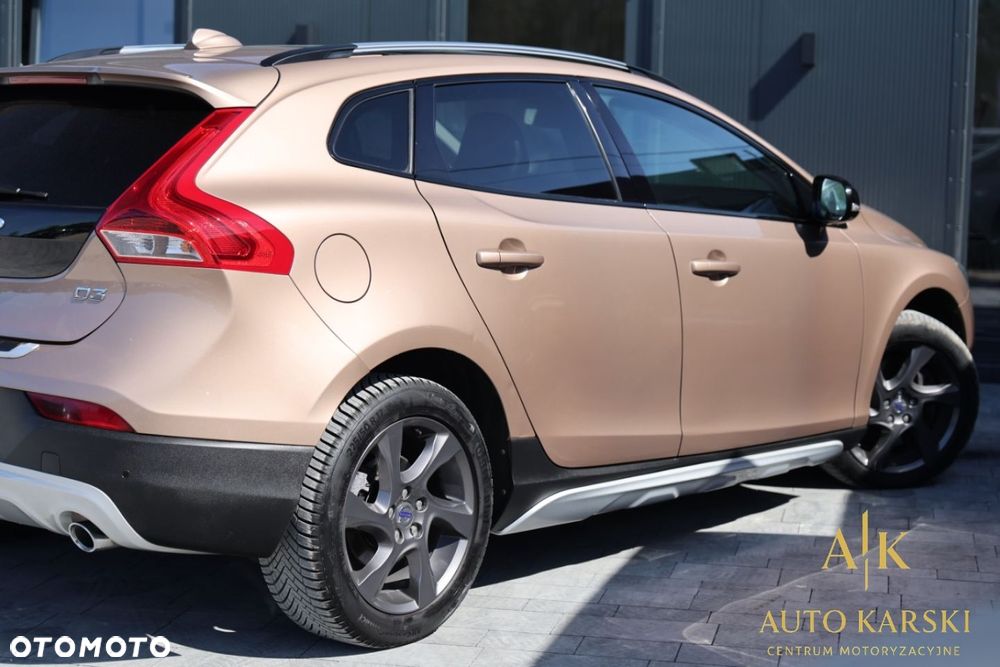 Volvo V40 Cross Country - 17