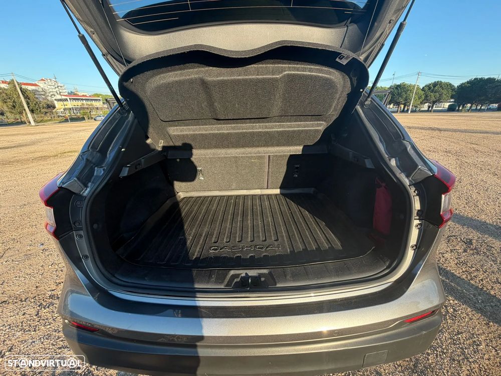 Nissan Qashqai 1.3 DIG-T N-Connecta J18 - 11