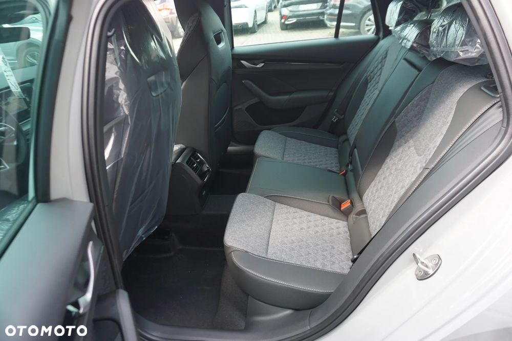 Skoda Octavia 1.5 TSI mHEV Sportline DSG - 6
