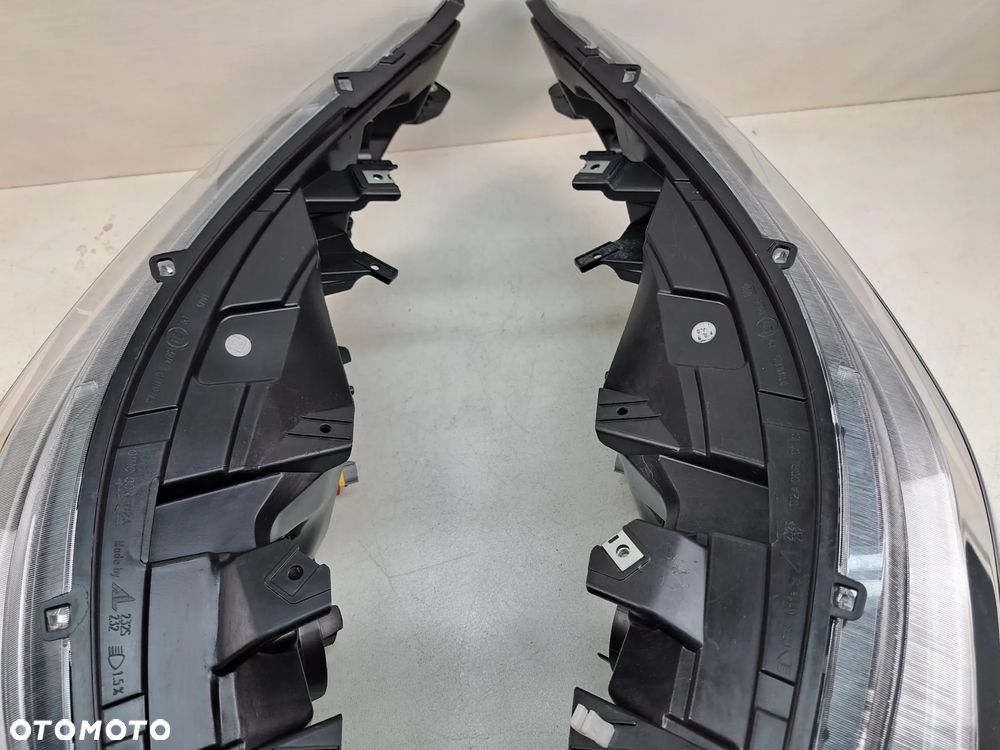 LAMPA IVECO DAILY 6 LIFT KOMPLET LAMPY PRZEDNIE ZWYKŁE - 6