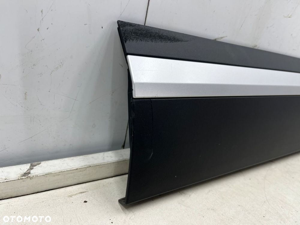 Listwa MG ZS II 24r.- prawa przednia dolna nakładka drzwi bocznych prawy przód 11410356r - 2