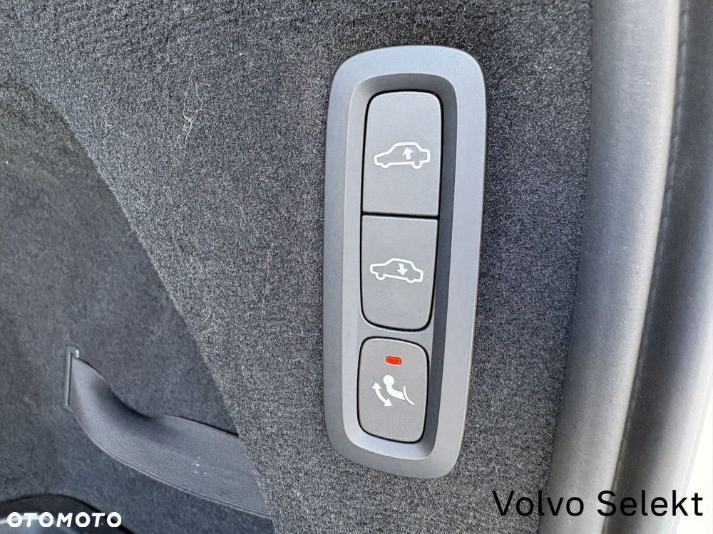 Volvo XC 90 - 31