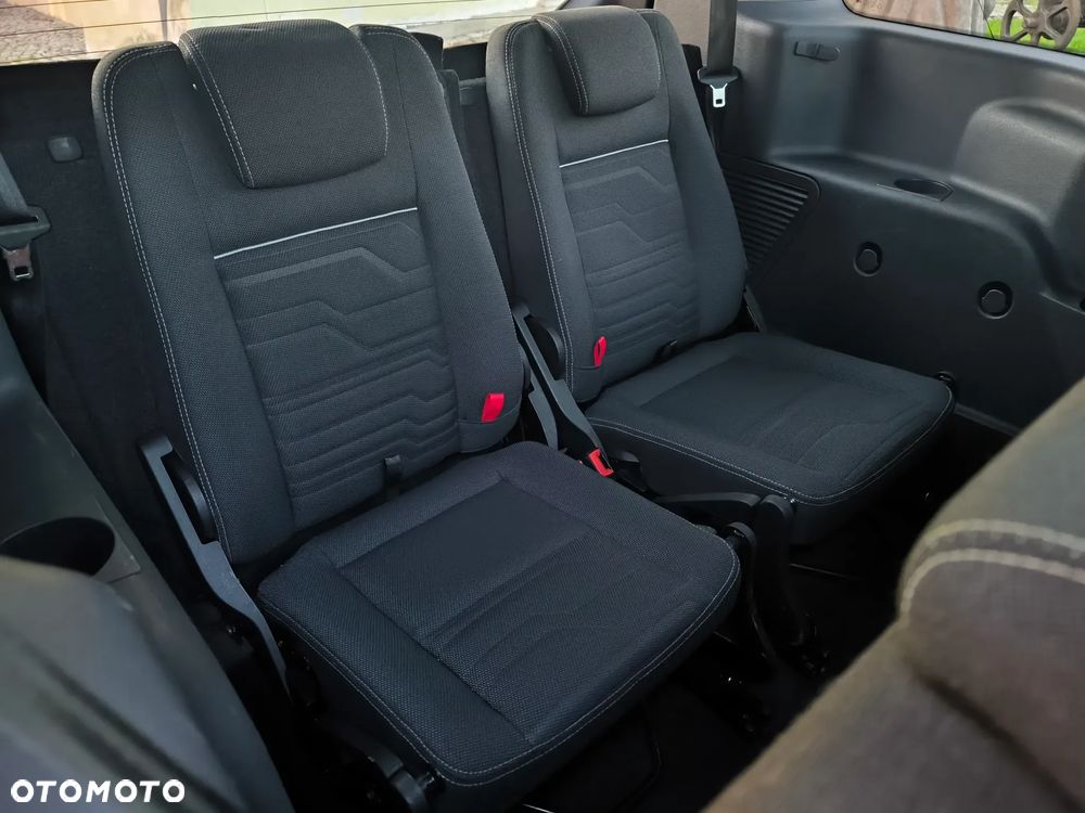 Ford Tourneo Connect Grand - 14