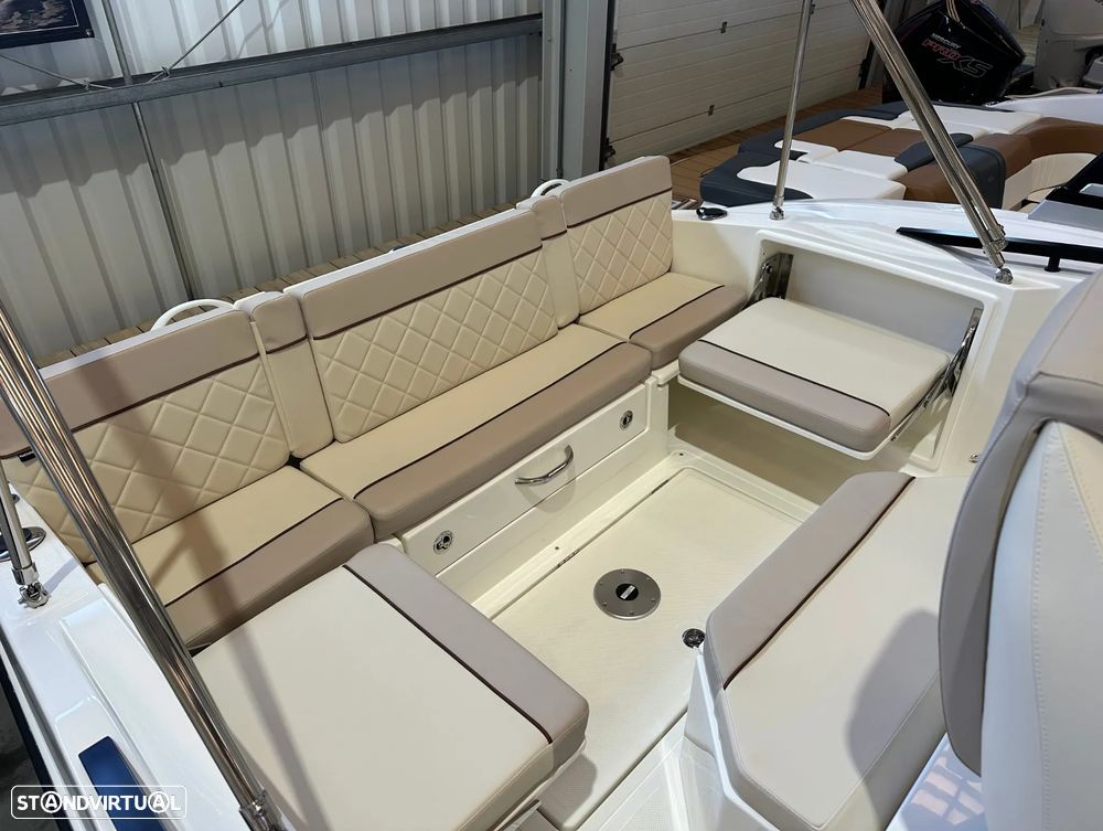 Quicksilver Activ 805 Open - 11