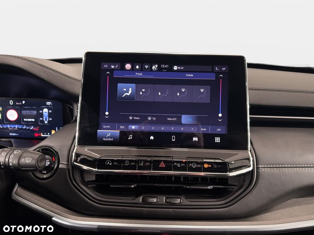 Jeep Compass - 22