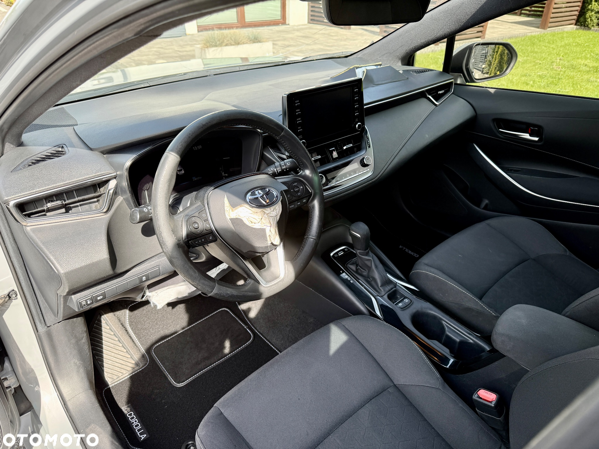 Toyota Corolla 1.8 Hybrid Comfort - 23