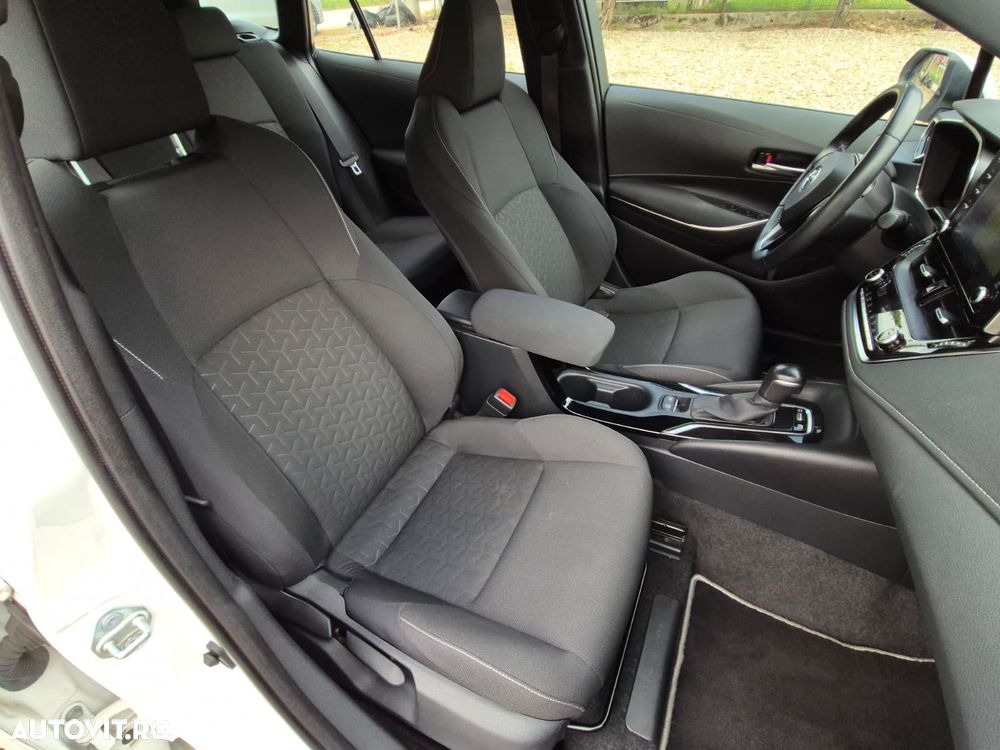 Toyota Corolla 1.8 HSD Dynamic - 8