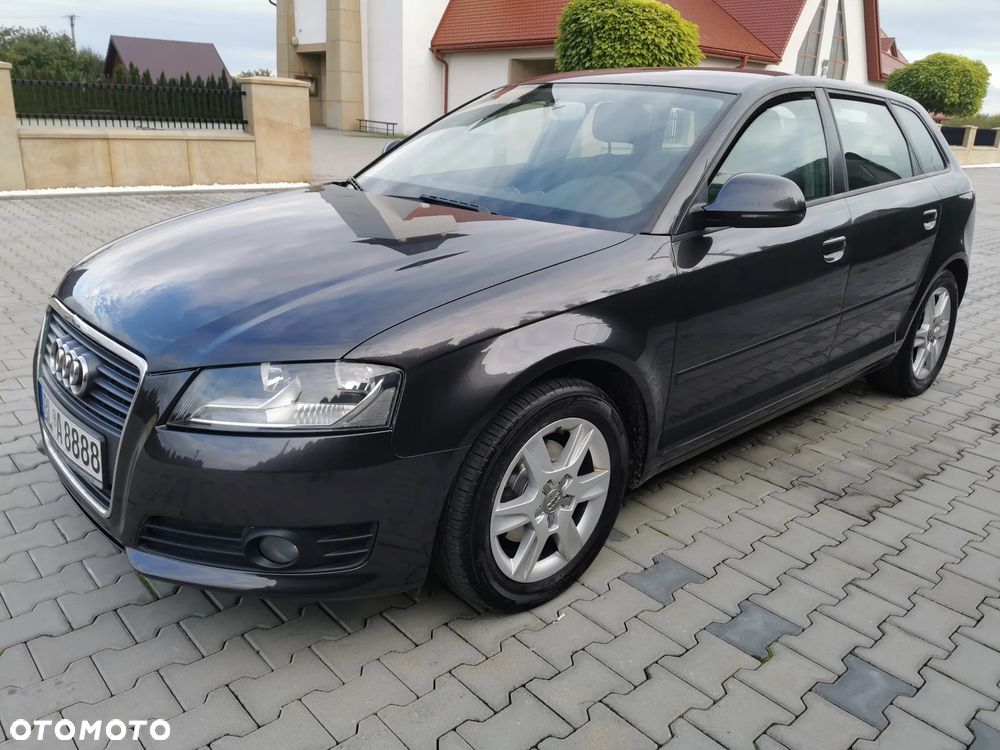 Audi A3 Sportback - 1