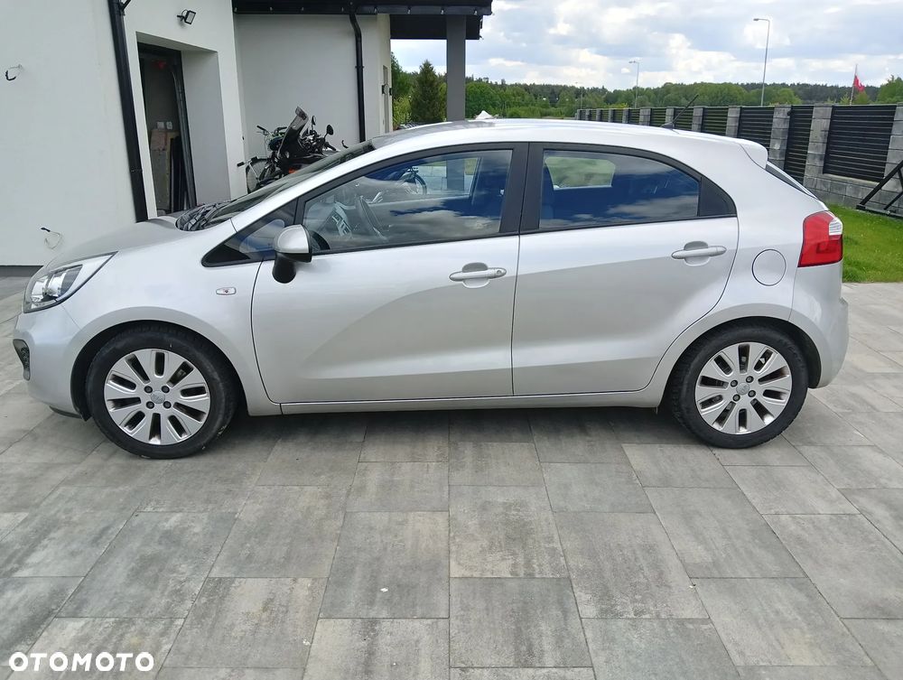 Kia Rio - 4