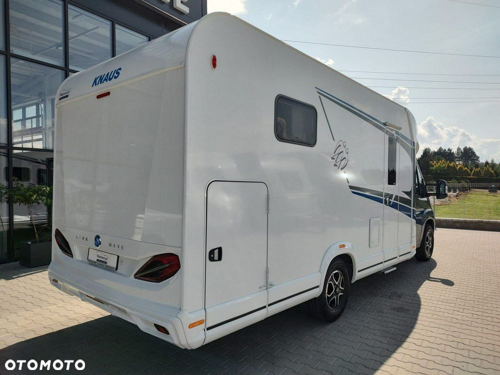 KNAUS LIVE WAVE 700 MX z łóżkiem królewskim - 7