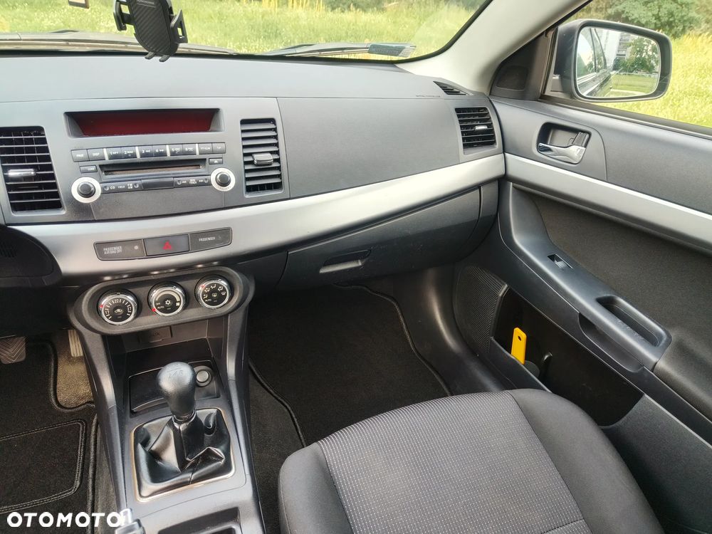 Mitsubishi Lancer - 17